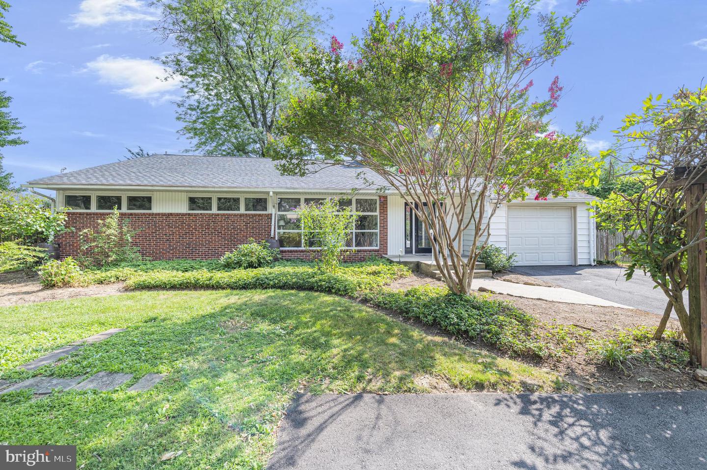 706 Moredon Rd Property Photo 1