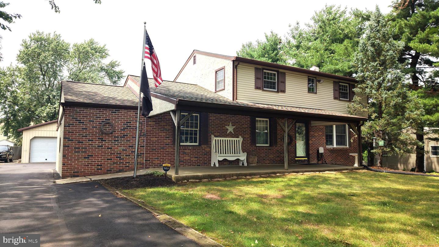571 Township Line Rd Property Photo 1