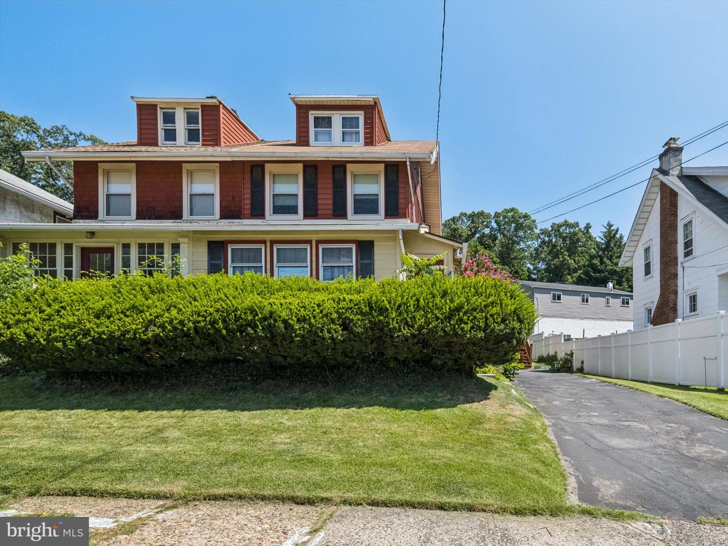 2455 Ardsley Ave Property Photo 1