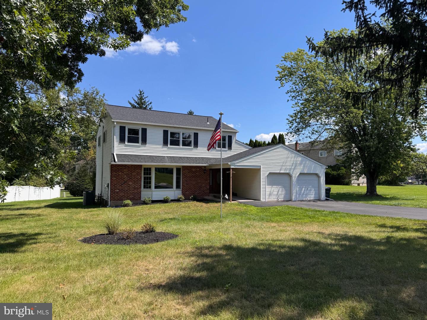 1045 Maykut Ave Property Photo 1