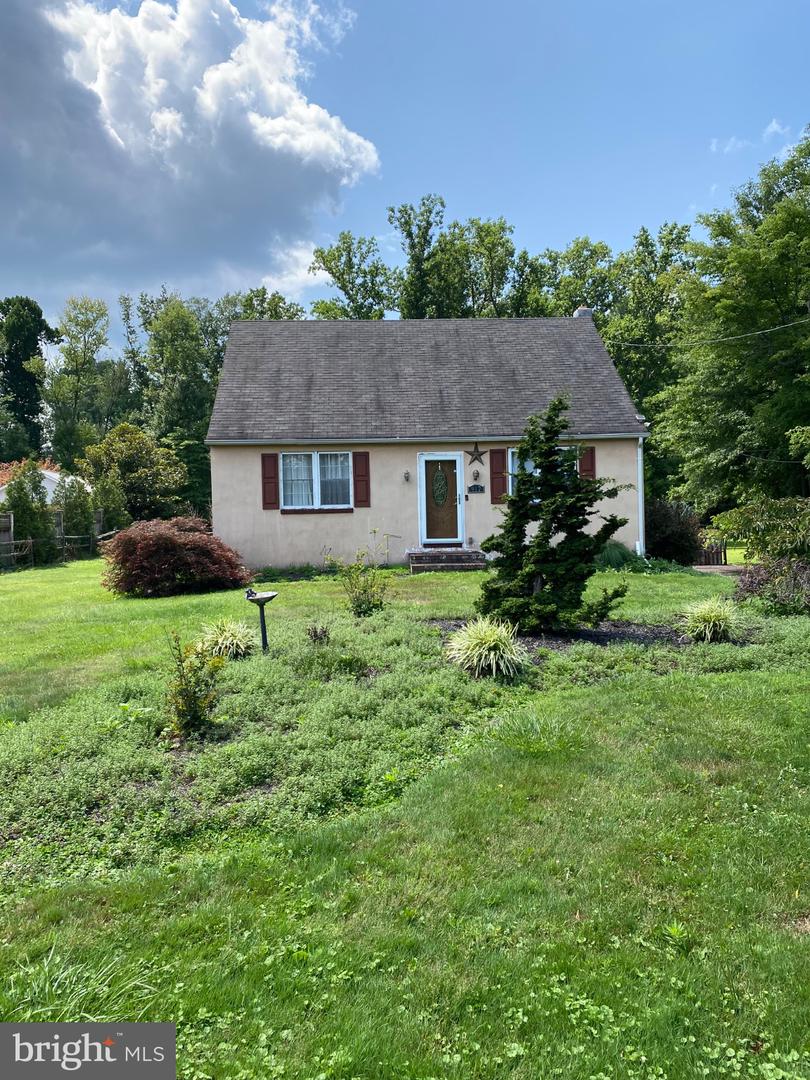 917 Limekiln Pike Property Photo 2