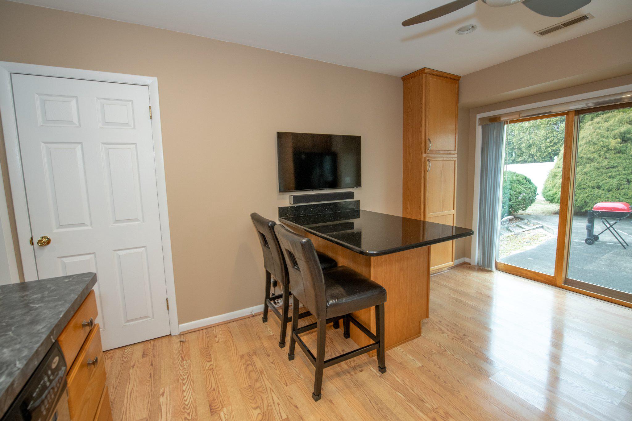 1180 Ballytore Rd Property Photo 8