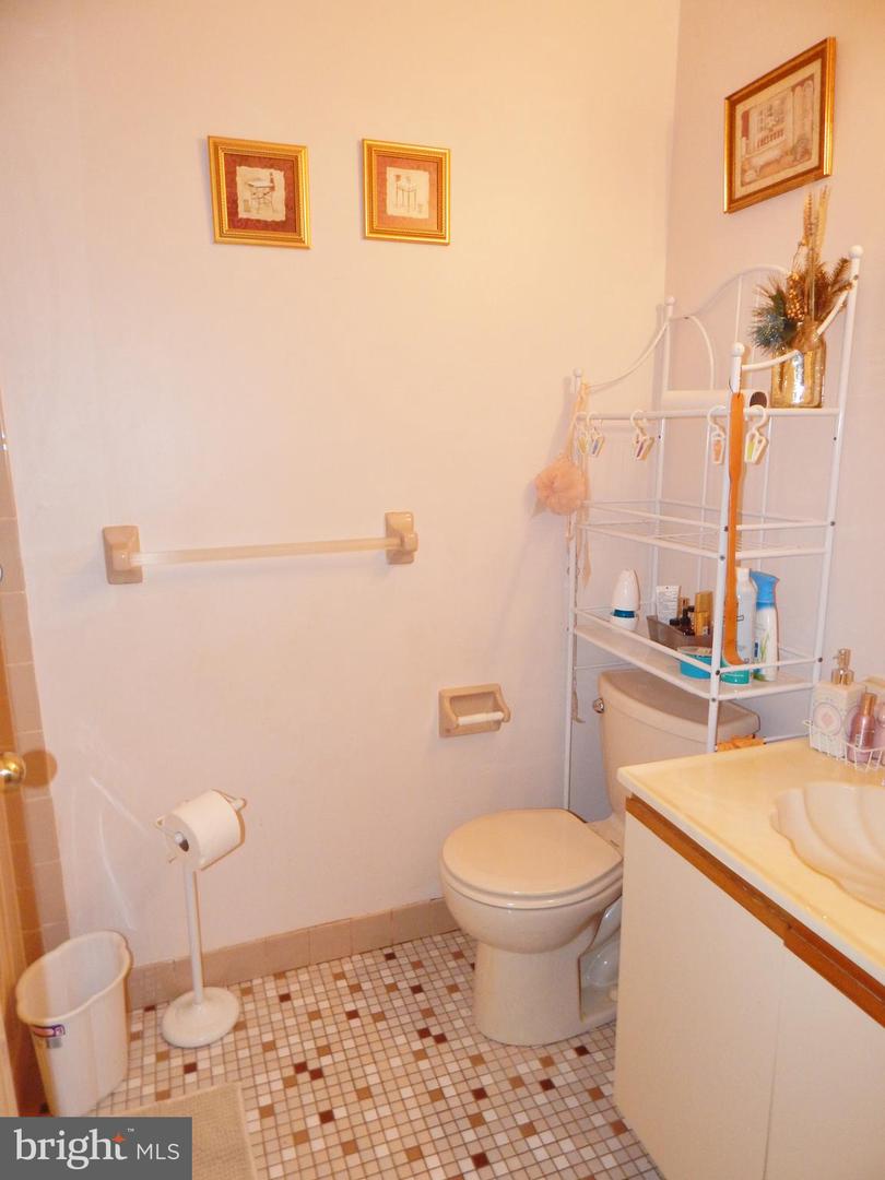 128 Runner St Property Photo 9