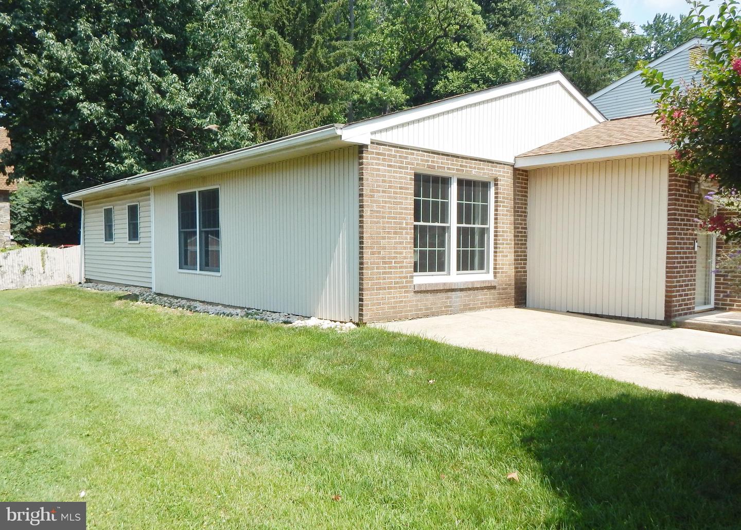 128 Runner St Property Photo 15