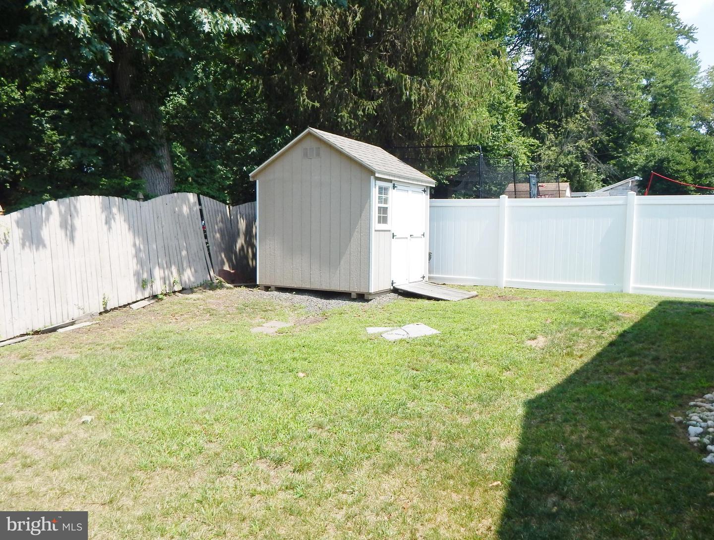 128 Runner St Property Photo 16