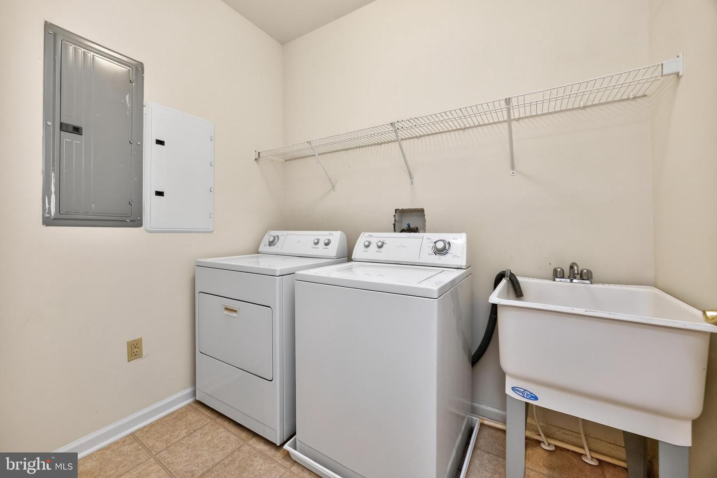 131 E First Ave #16 Property Photo 7