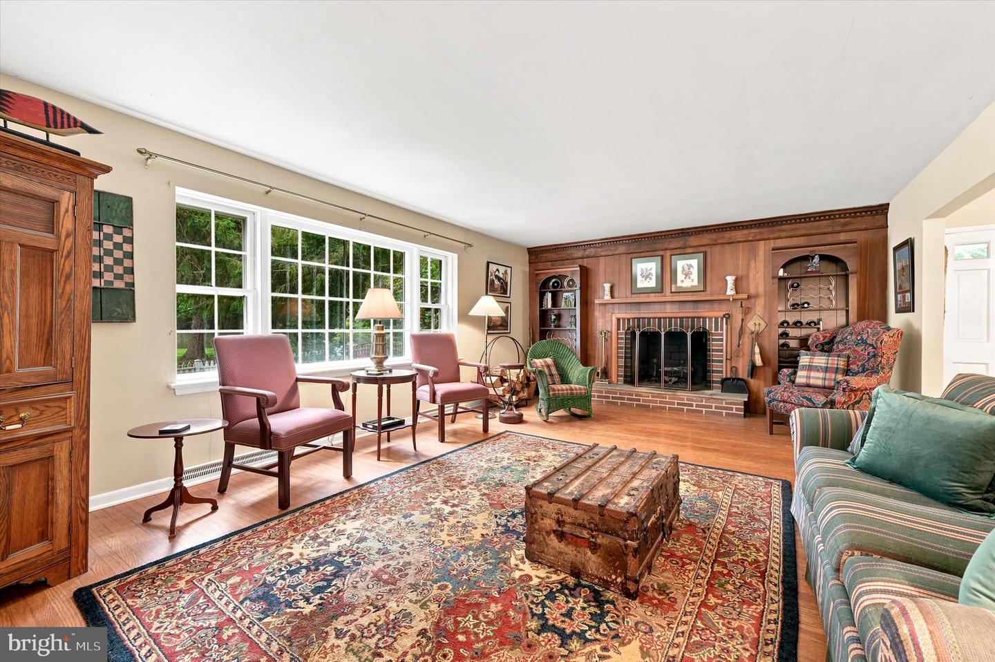 200 Ladbroke Rd Property Photo 3
