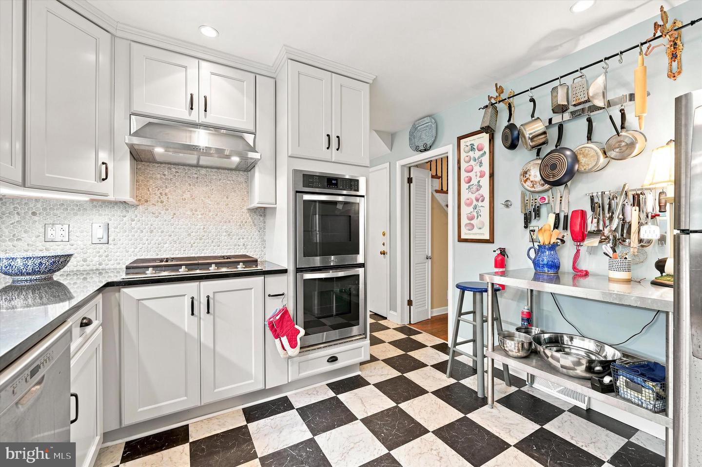 200 Ladbroke Rd Property Photo 11