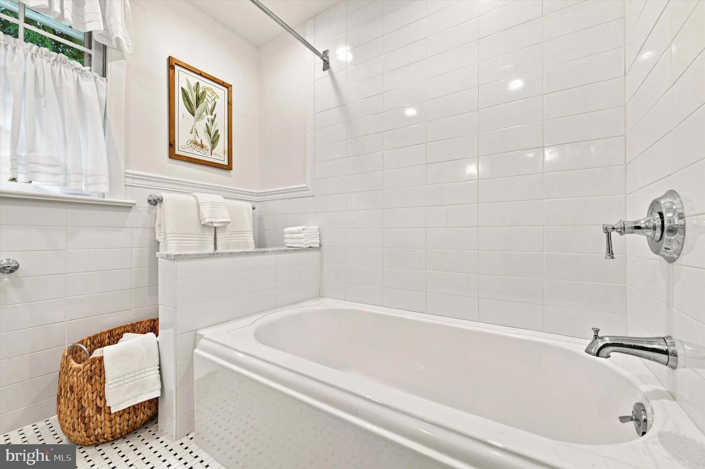 200 Ladbroke Rd Property Photo 15