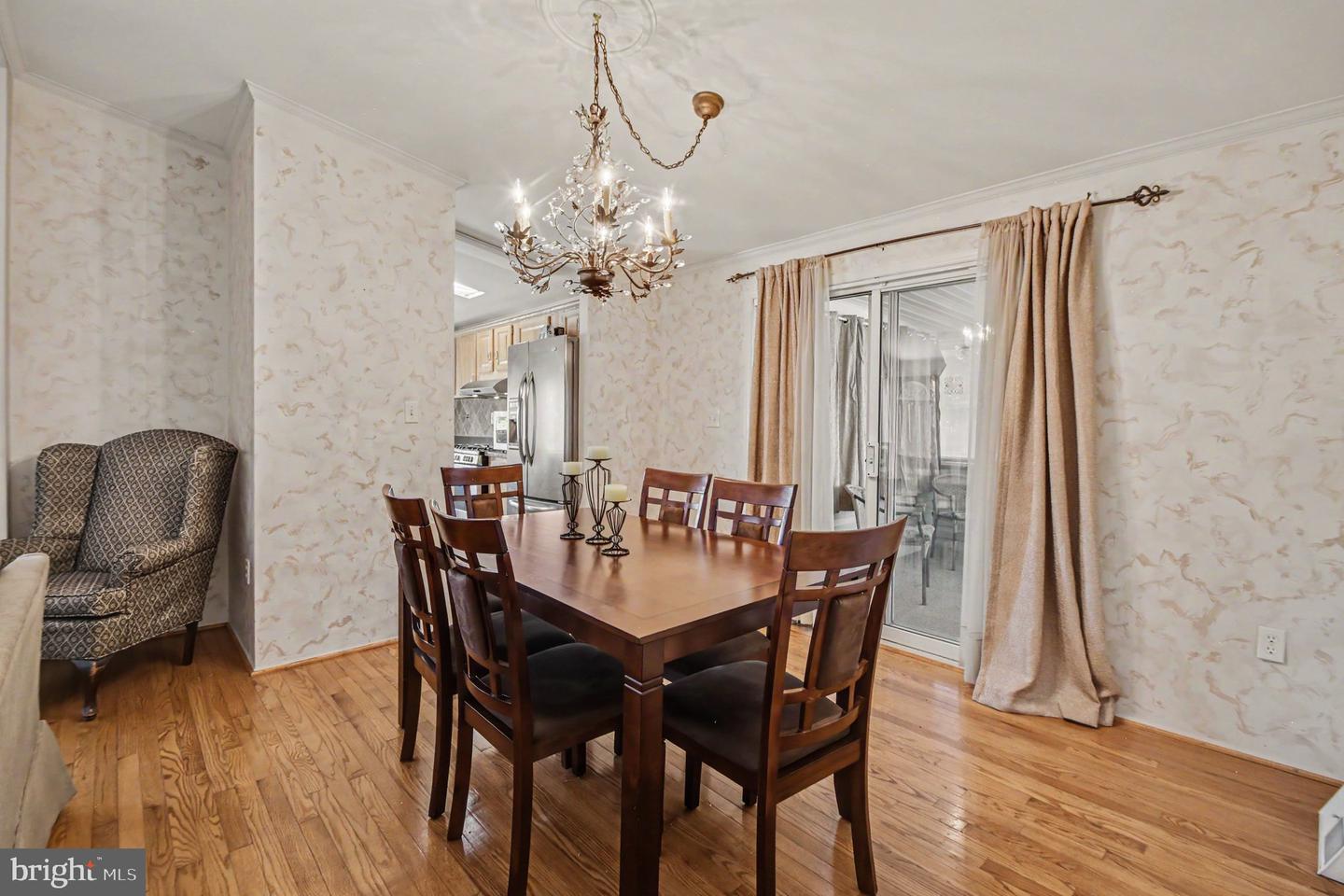 10 Juniper Ct W Property Photo 6