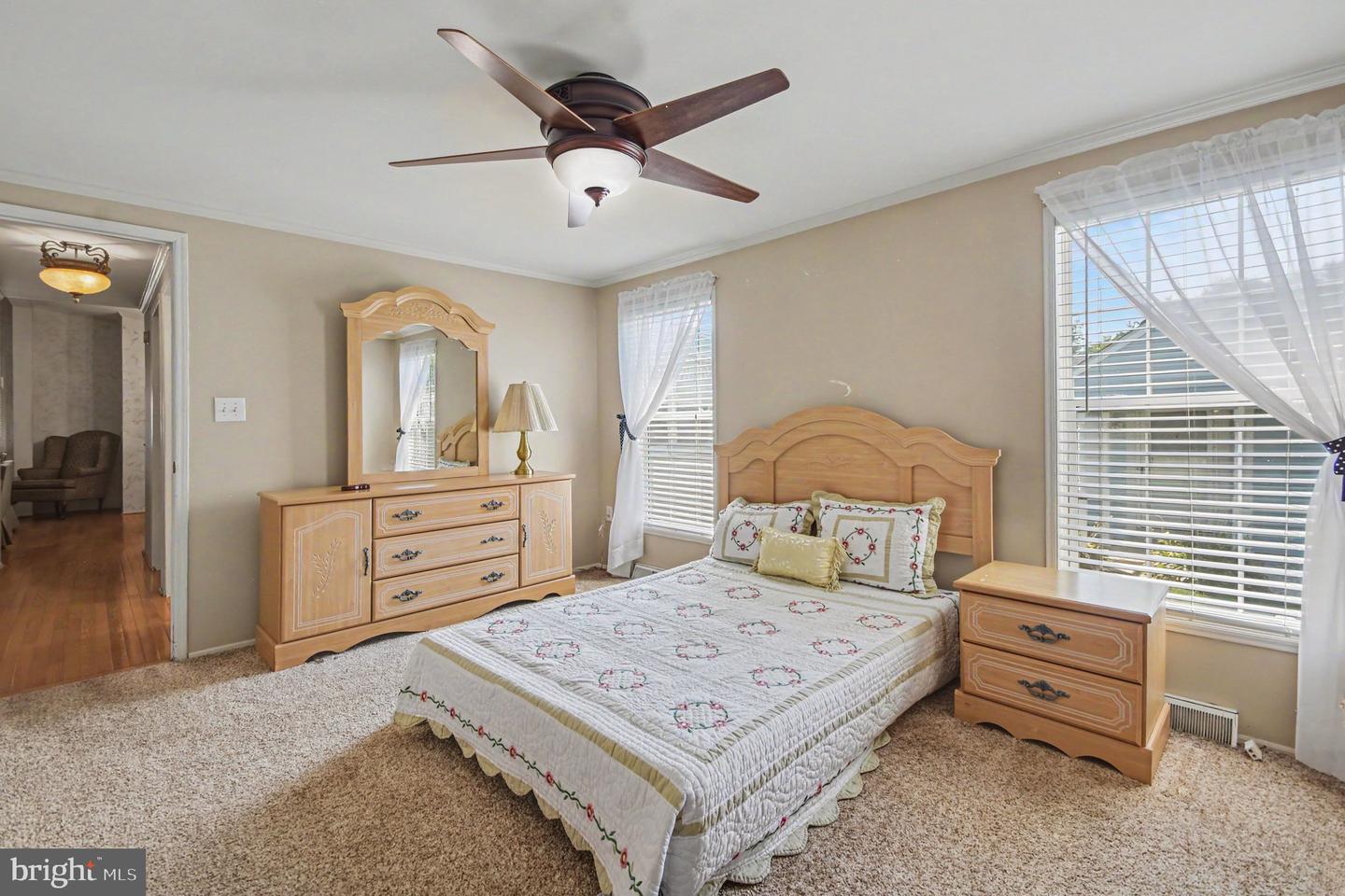 10 Juniper Ct W Property Photo 15