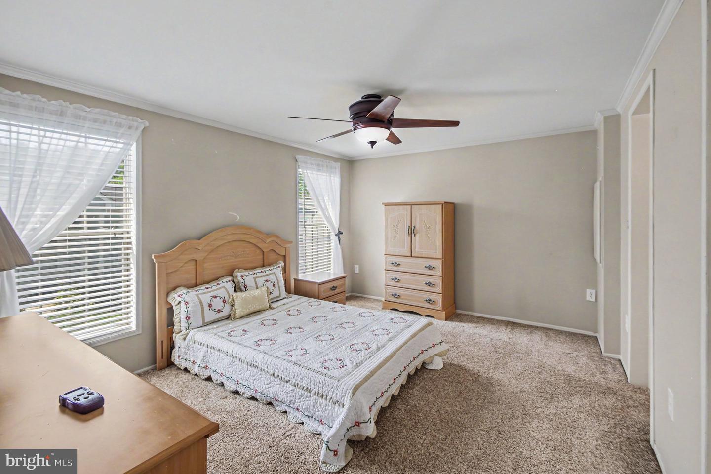 10 Juniper Ct W Property Photo 16
