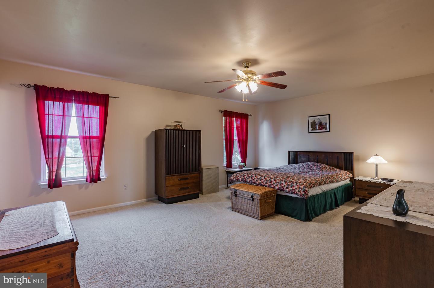 121 Winding Way Property Photo 17