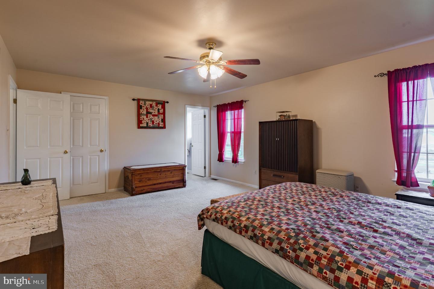 121 Winding Way Property Photo 18