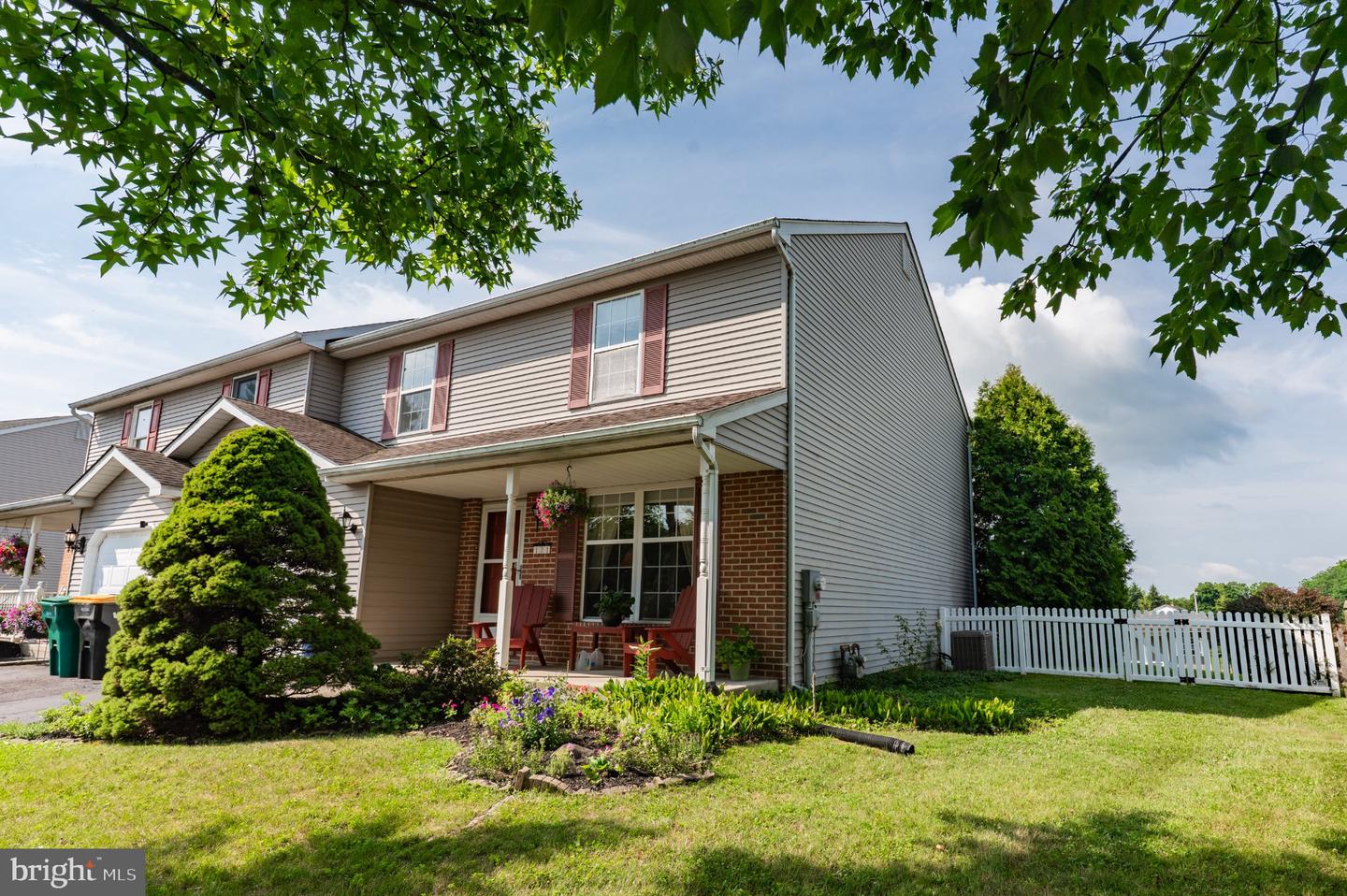 121 Winding Way Property Photo 34