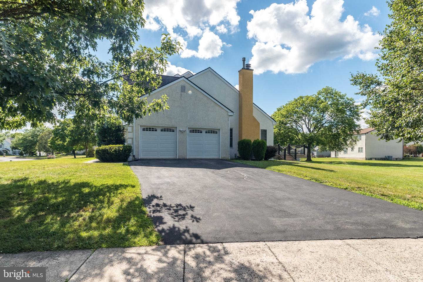 1 Crestwood Ct Property Photo 4
