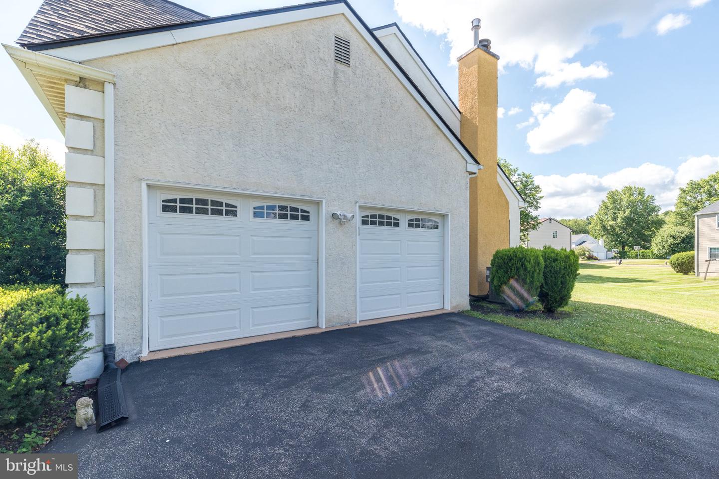 1 Crestwood Ct Property Photo 6