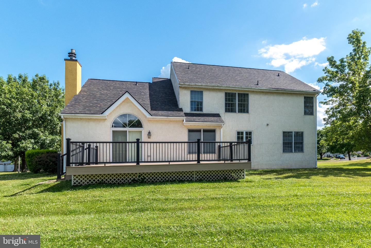 1 Crestwood Ct Property Photo 9