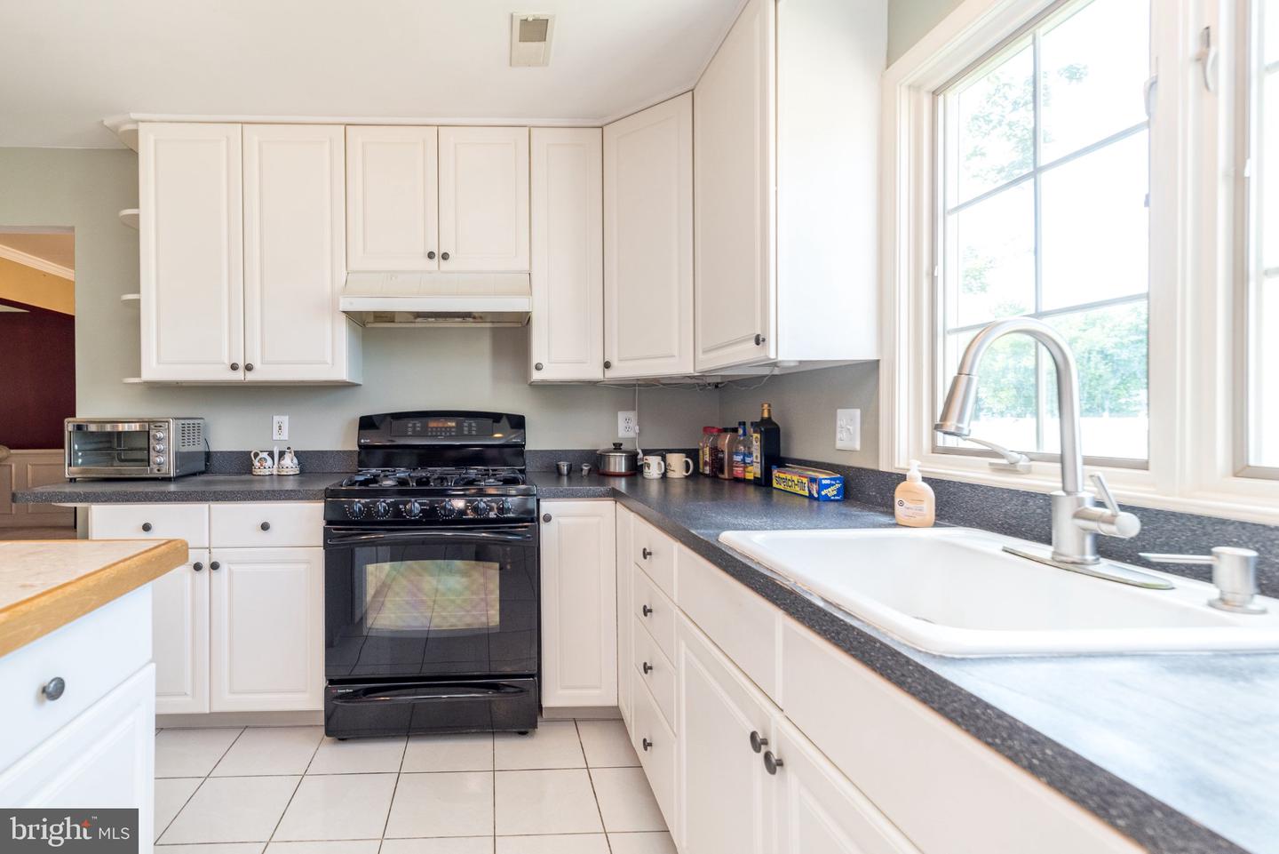 1 Crestwood Ct Property Photo 29
