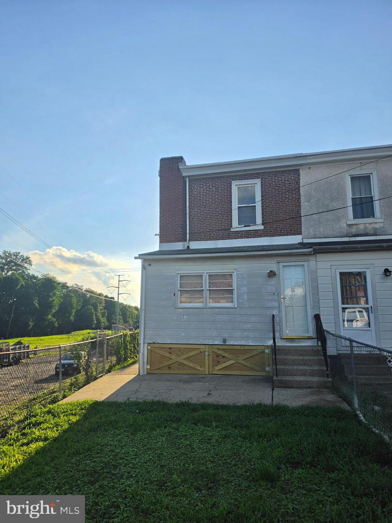 102 Chain St Property Photo 5