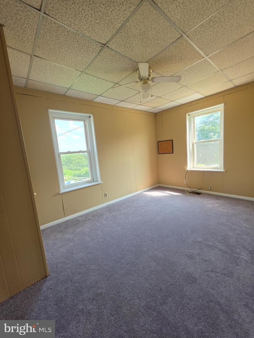 102 Chain St Property Photo 15