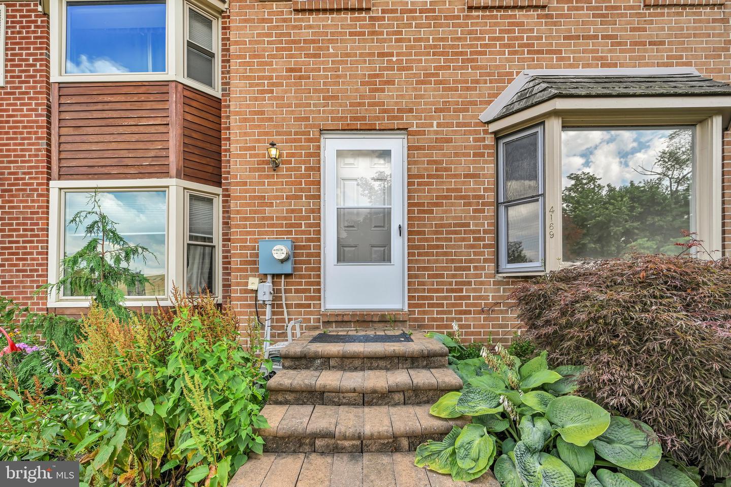 4169 Rittenhouse Ln Property Photo 1