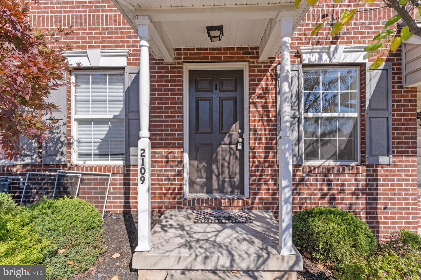 2109 Hayward Ave Property Photo 2