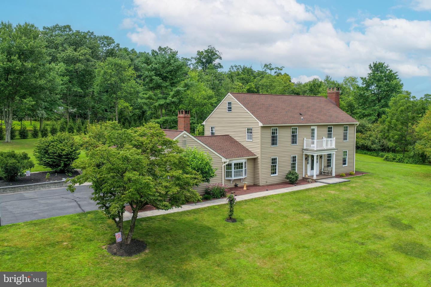 1881 Township Line Rd Property Photo 2