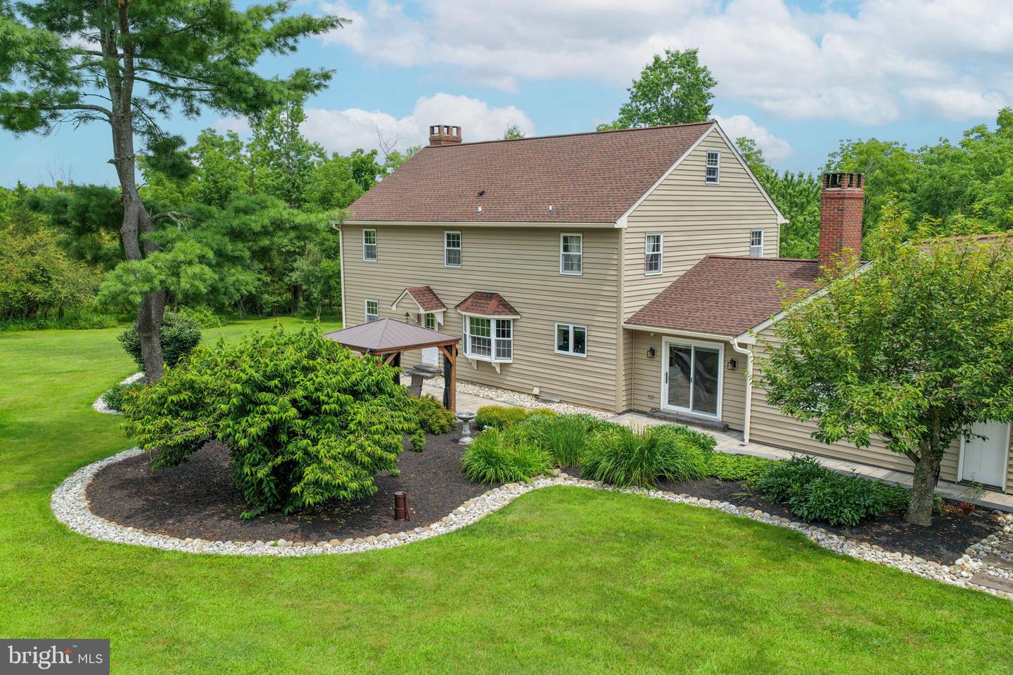 1881 Township Line Rd Property Photo 3