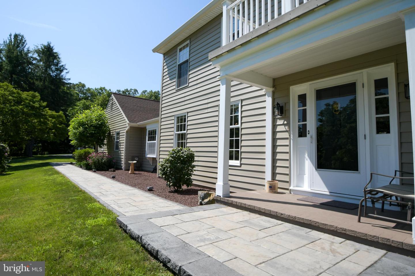 1881 Township Line Rd Property Photo 6