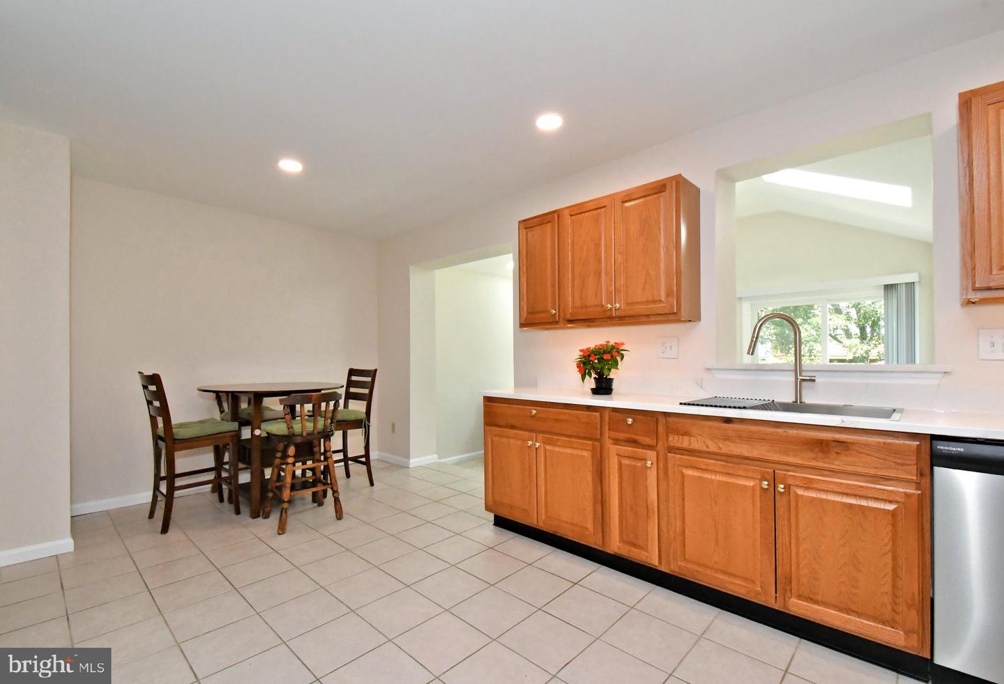 2489 Hillendale Dr Property Photo 12