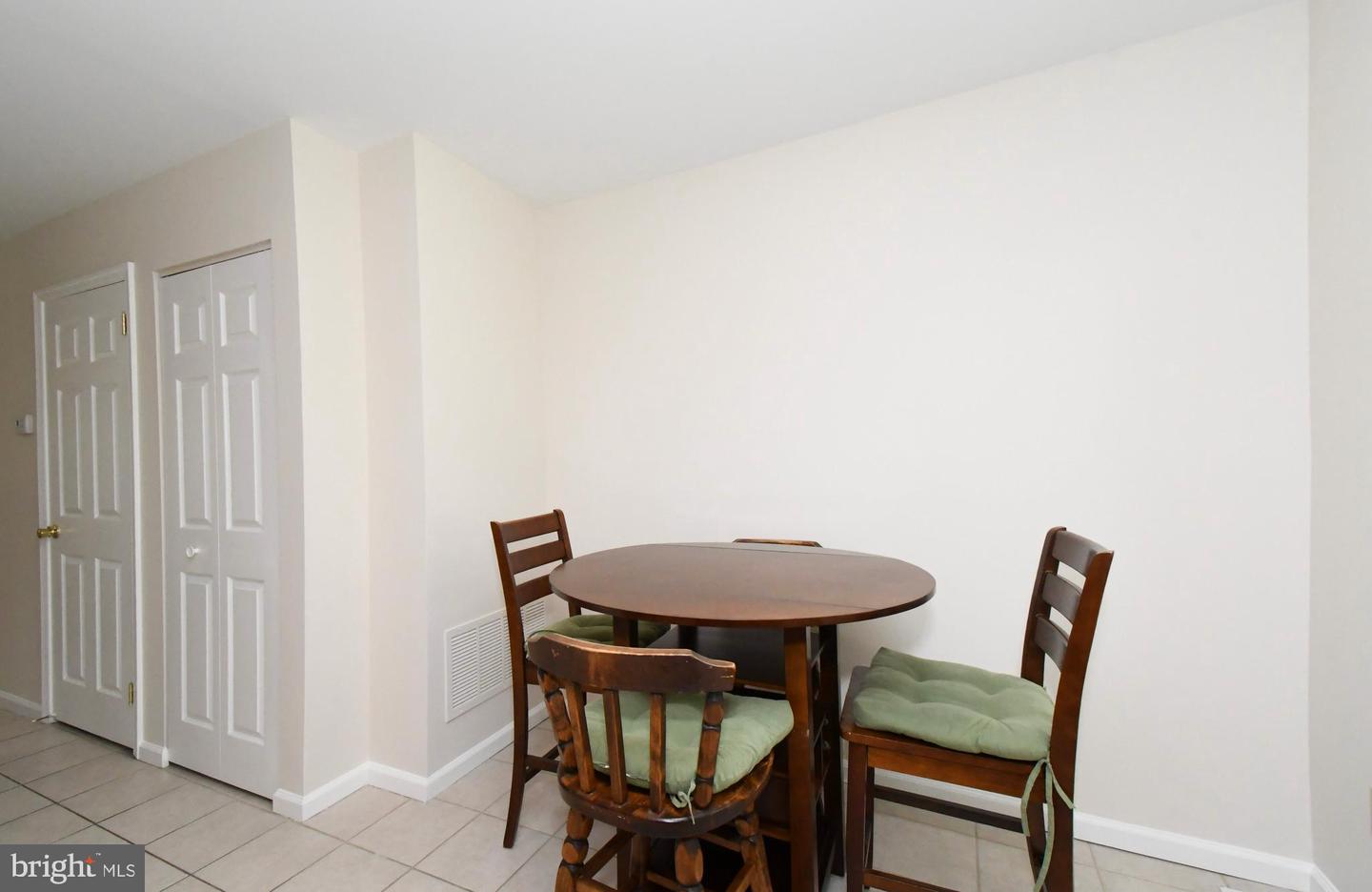 2489 Hillendale Dr Property Photo 18