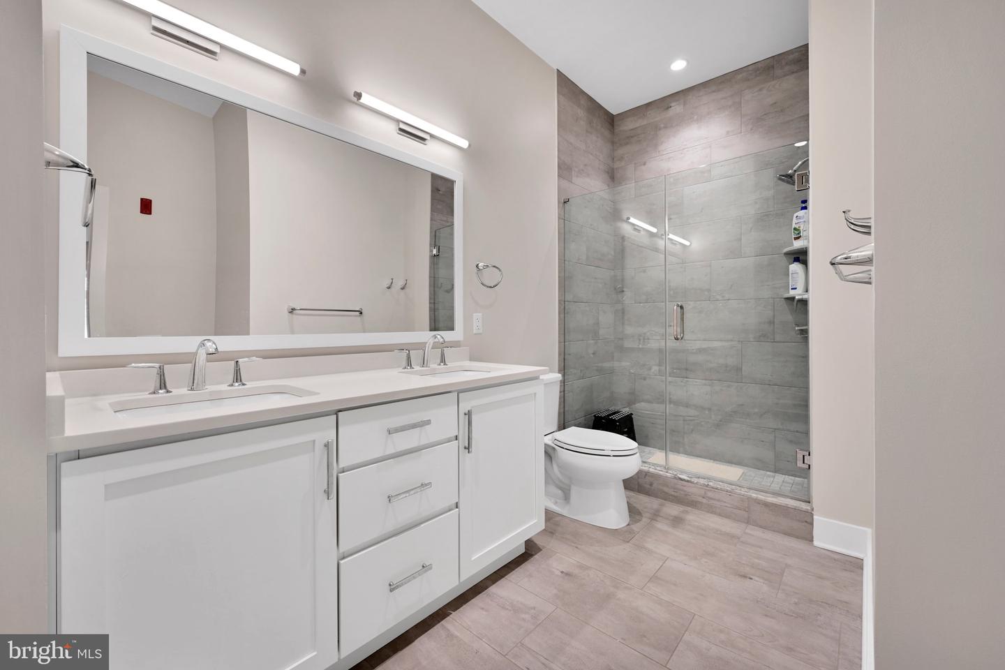 575 S Goddard Blvd #208 Property Photo 18