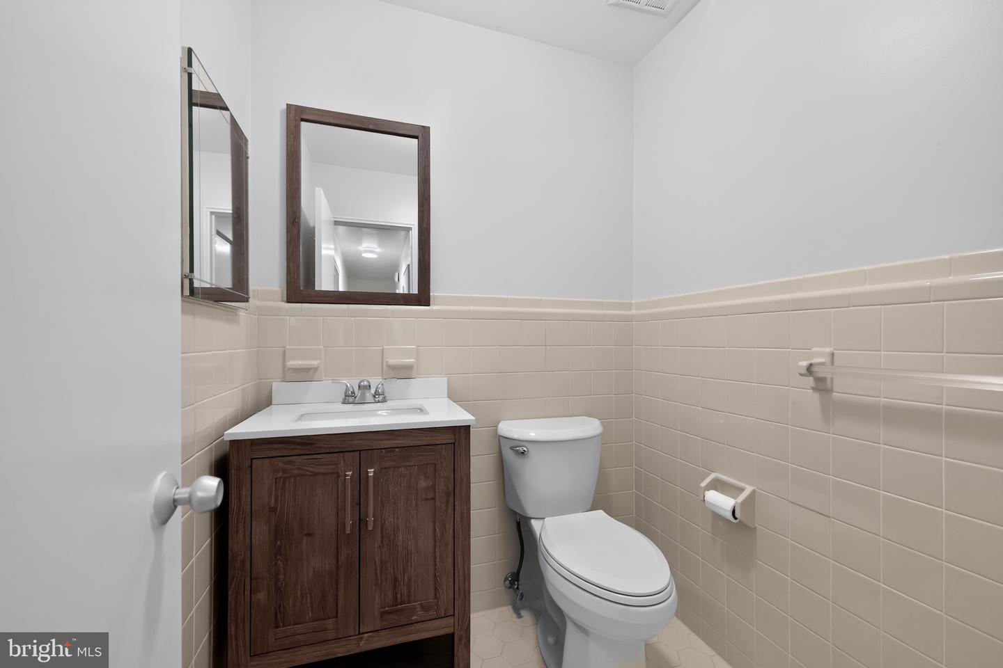 383 Lakeside Rd #205 Property Photo 7
