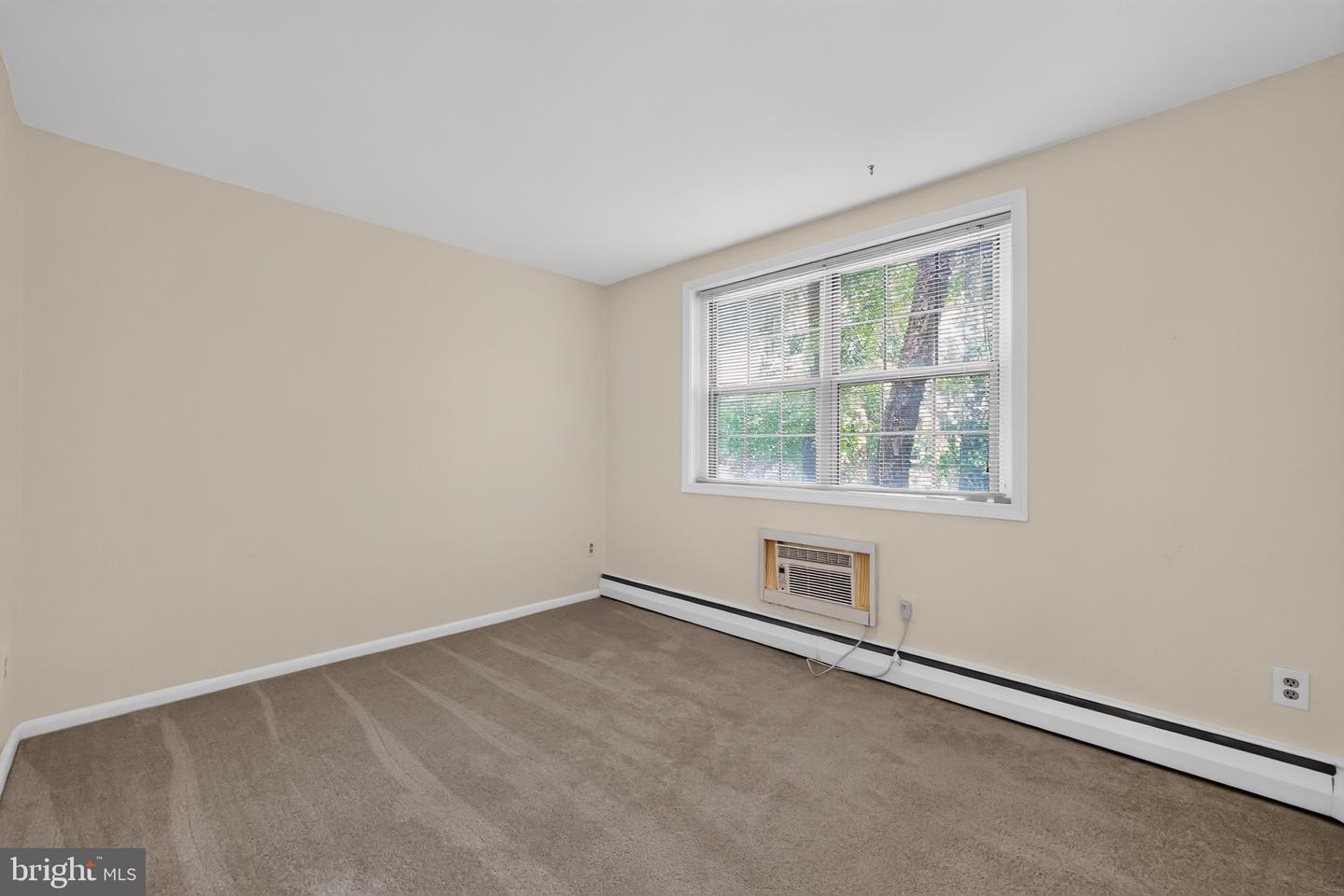 383 Lakeside Rd #205 Property Photo 9