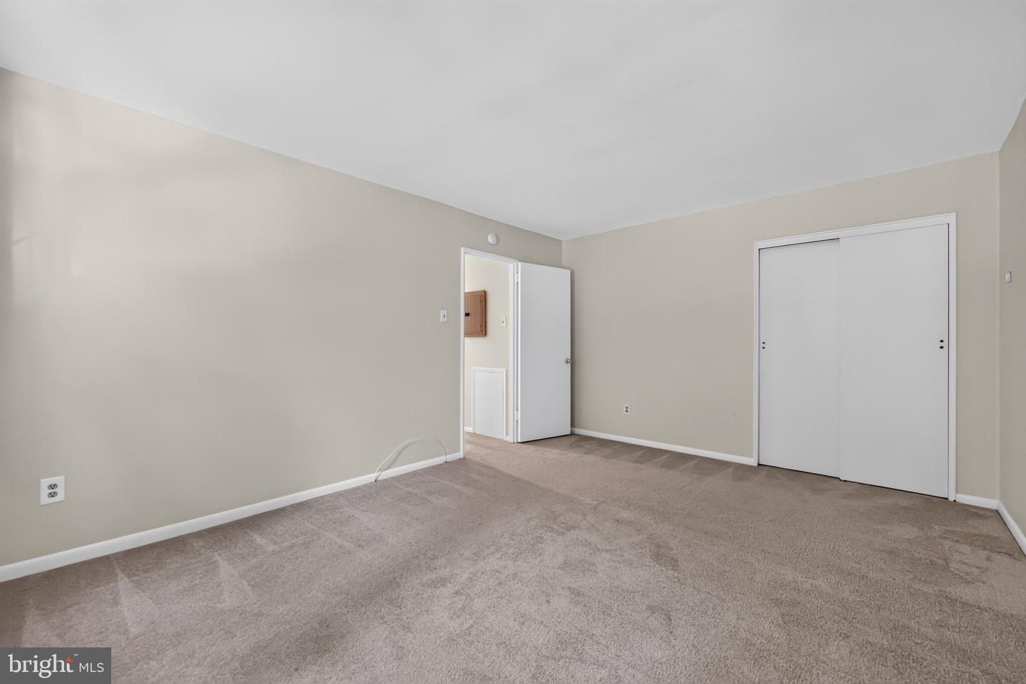 383 Lakeside Rd #205 Property Photo 12