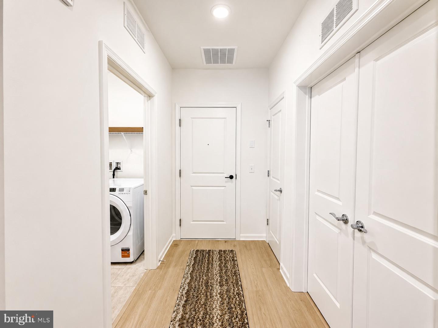 421 Washington St #1103 Property Photo 6