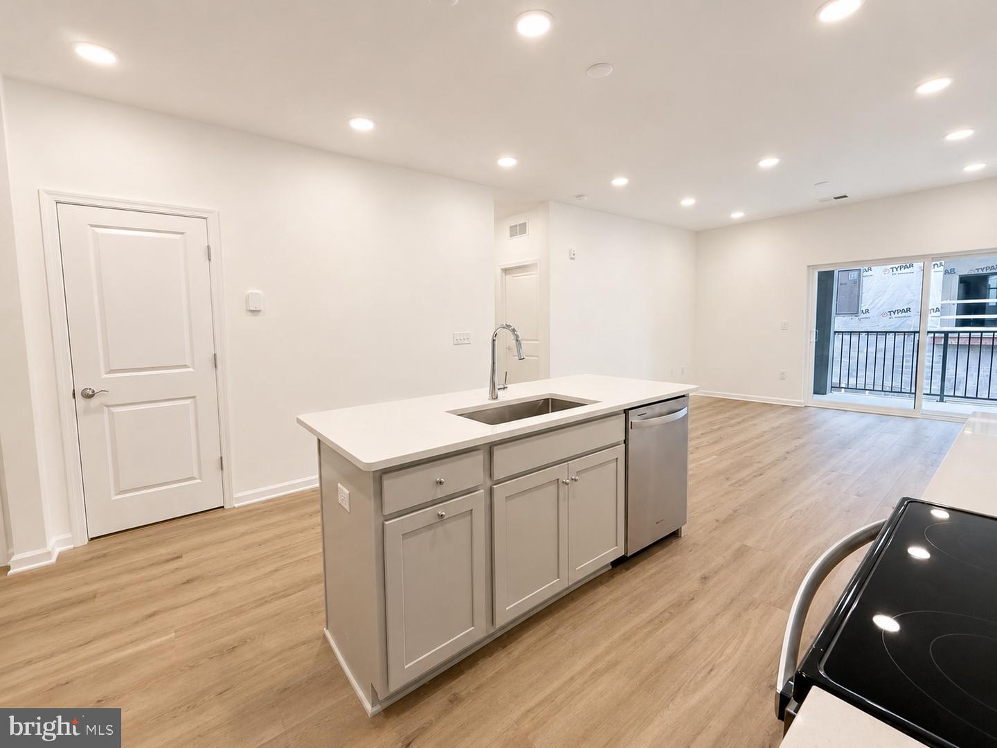 421 Washington St #1103 Property Photo 11