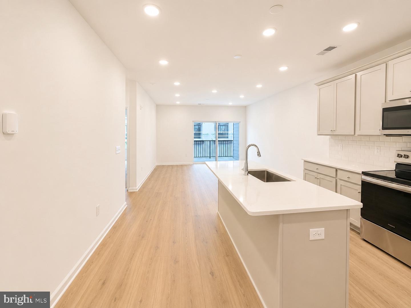 421 Washington St #1103 Property Photo 12