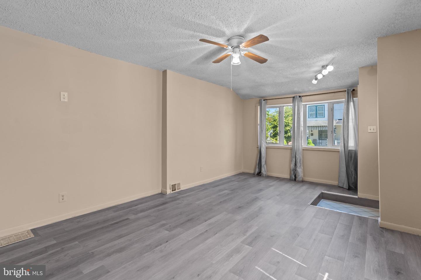 129 Blake Ave Property Photo 5