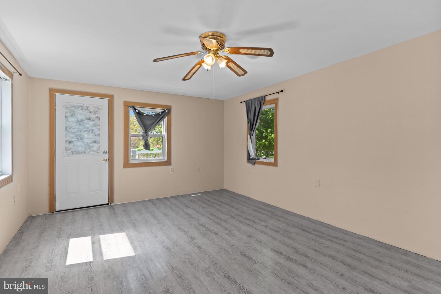129 Blake Ave Property Photo 23