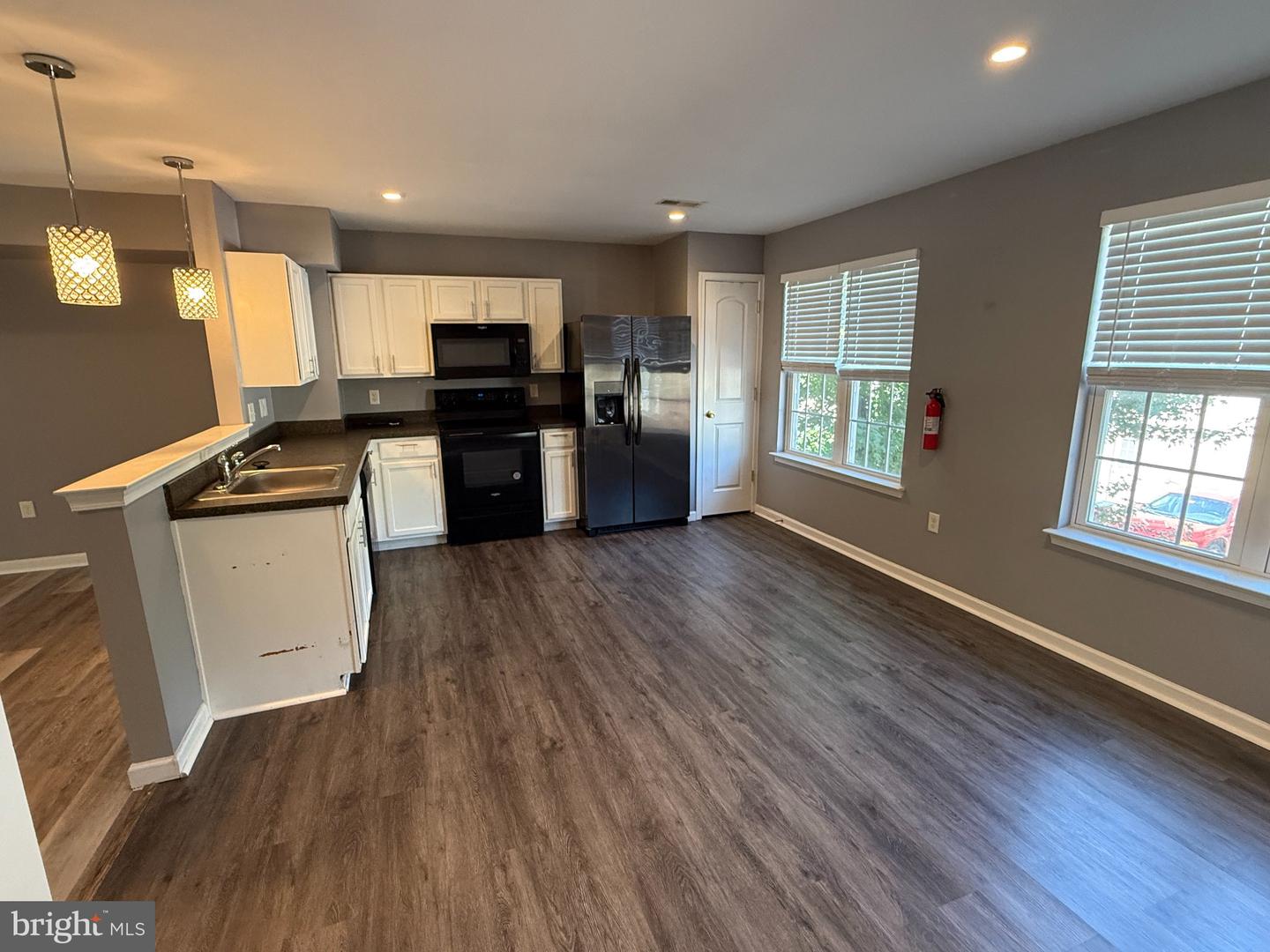 135 S Charlotte St # Property Photo 6