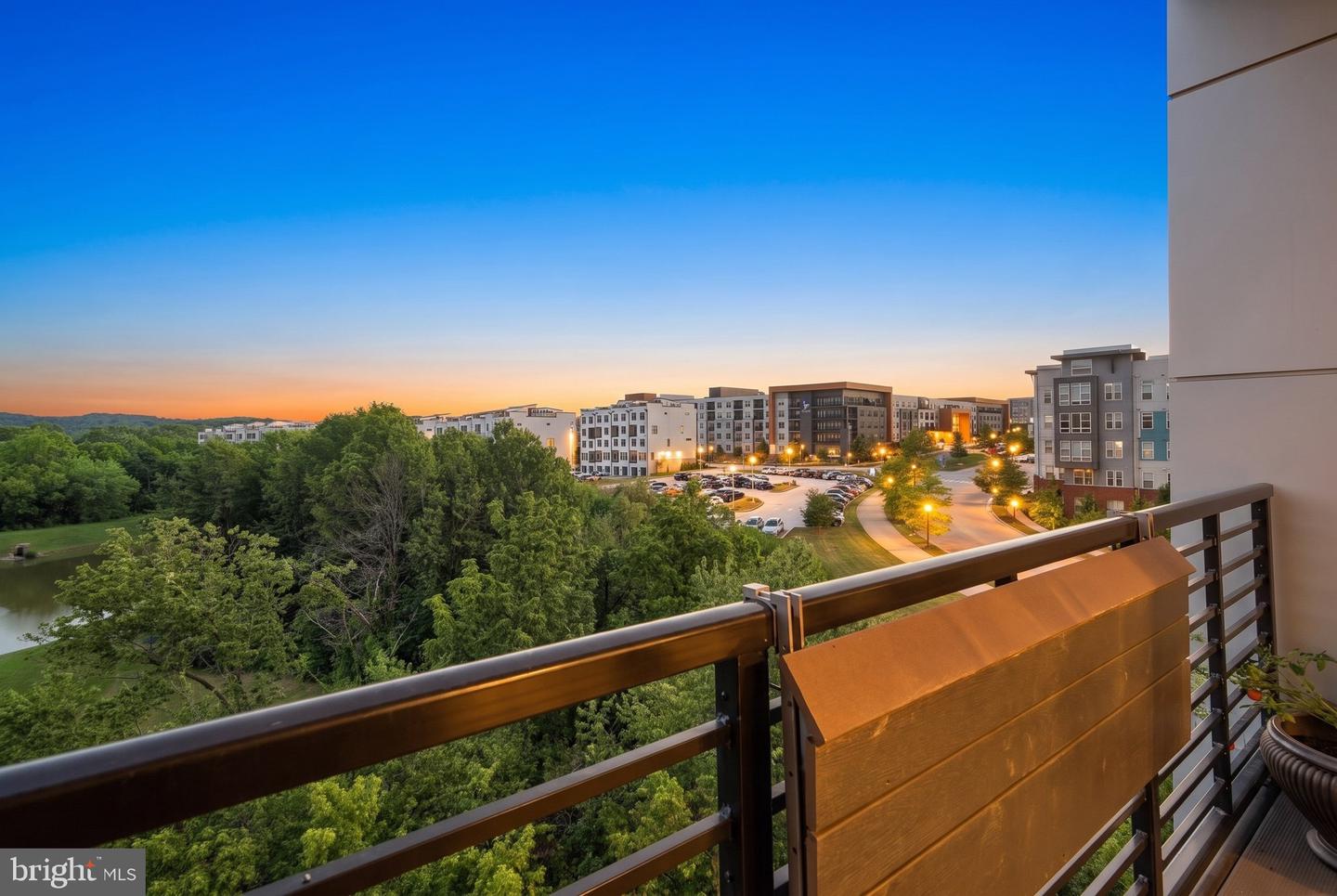 575 S GODDARD BLVD #514