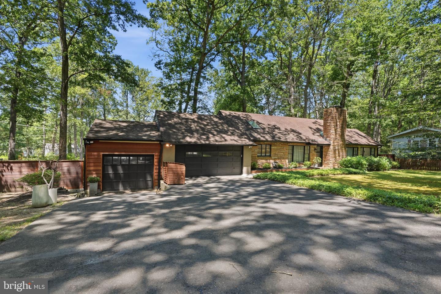 2030 Willow Brook Dr Property Photo 2