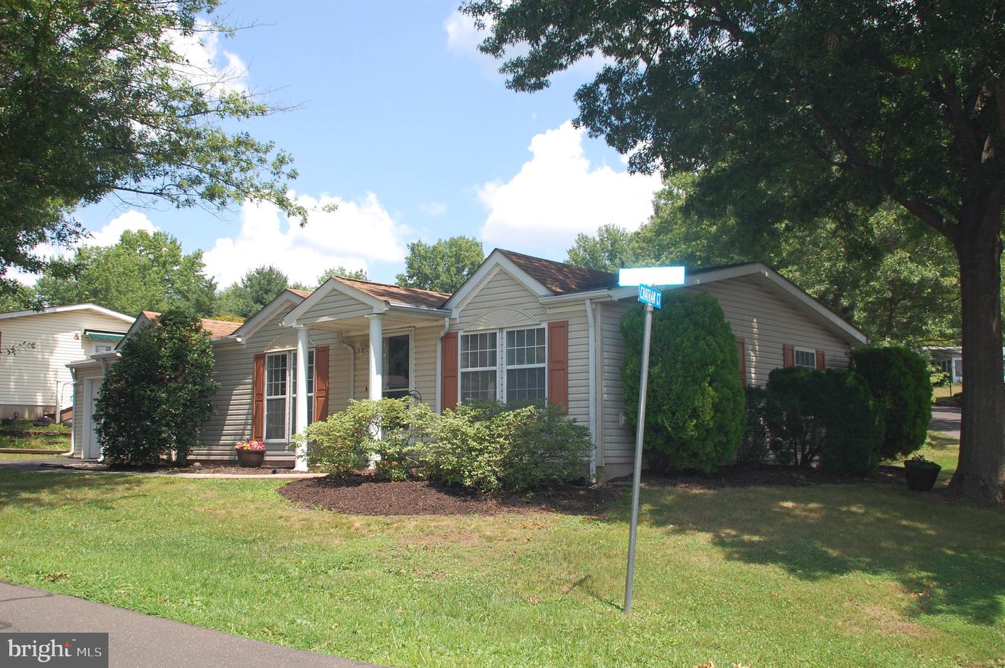 411 WESTBURY DR Property Photo 1