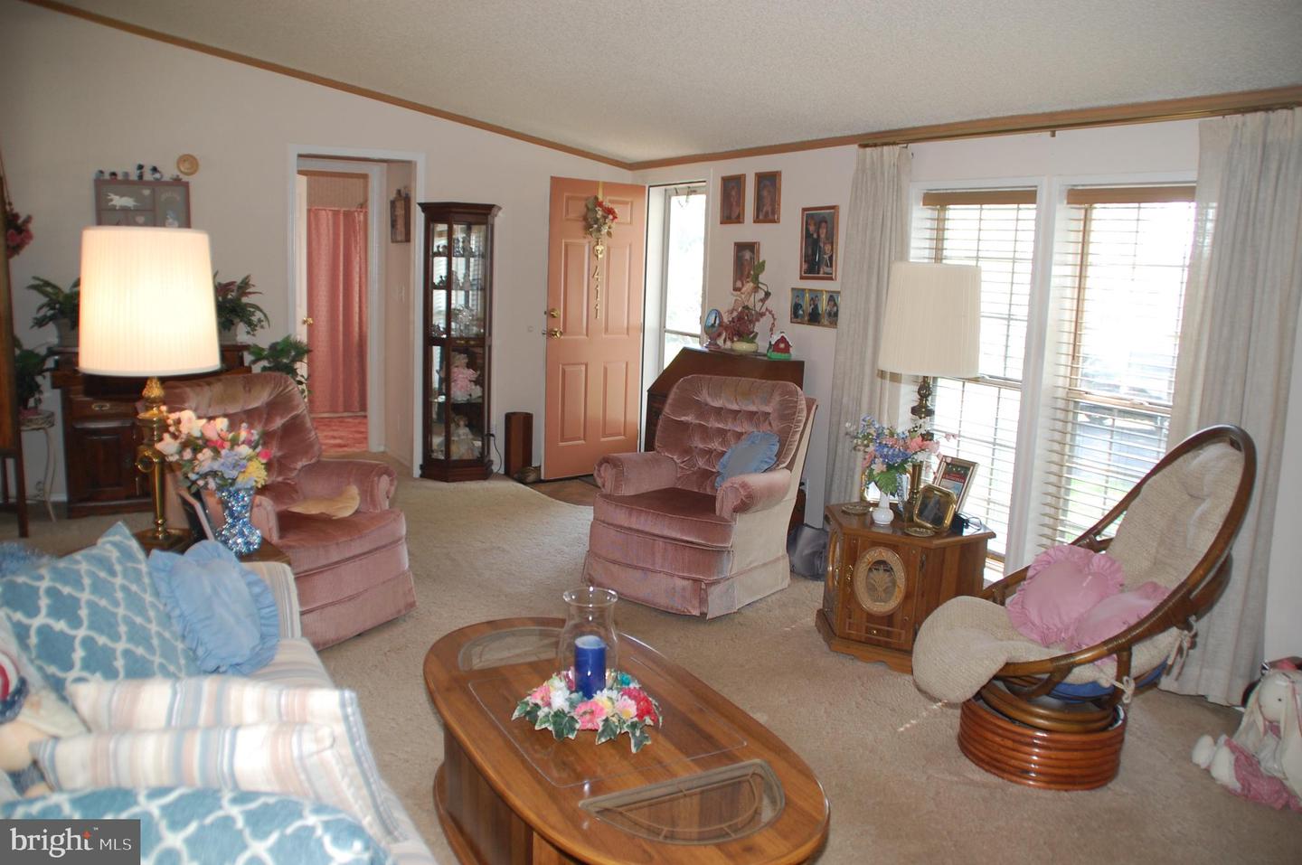 411 Westbury Dr Property Photo 8