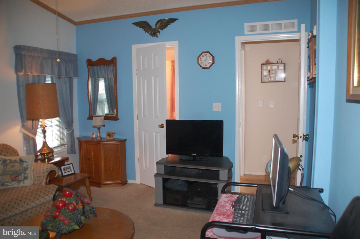 411 Westbury Dr Property Photo 27