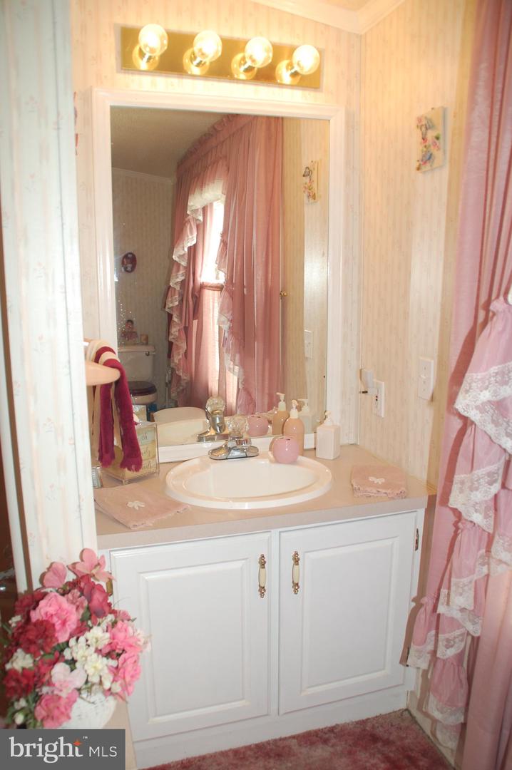 411 Westbury Dr Property Photo 29