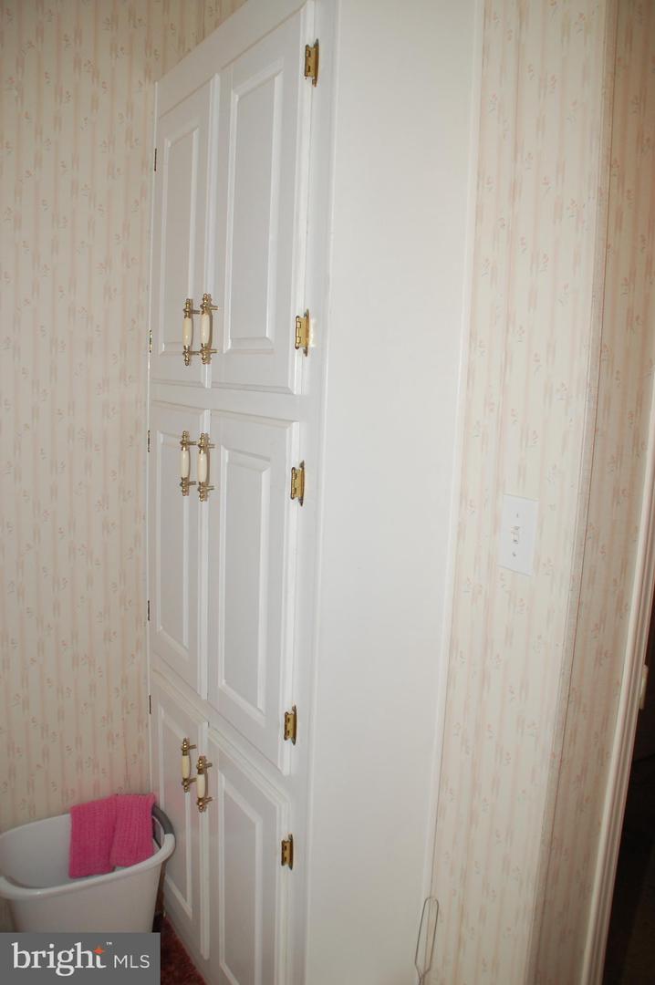 411 Westbury Dr Property Photo 30