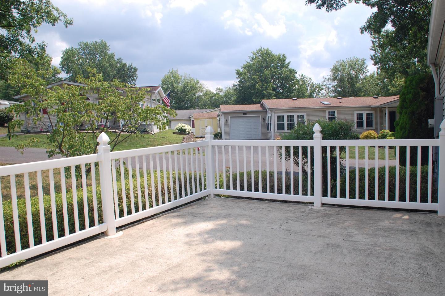 411 Westbury Dr Property Photo 31